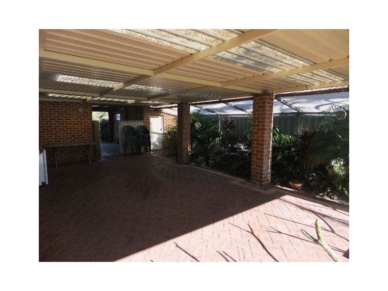 61 Balladong  Loop, Carramar WA 6031