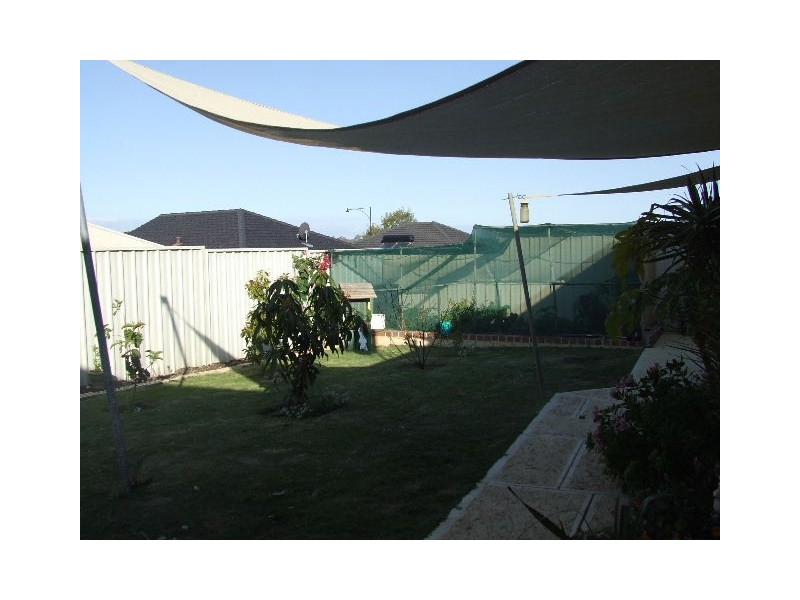 10 VOLTAIRE CRESCENT, Ridgewood WA 6030