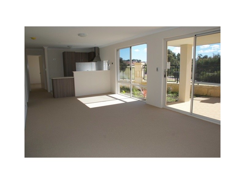 16/15 CROSTHWAIT CIRCLE, Tapping WA 6065