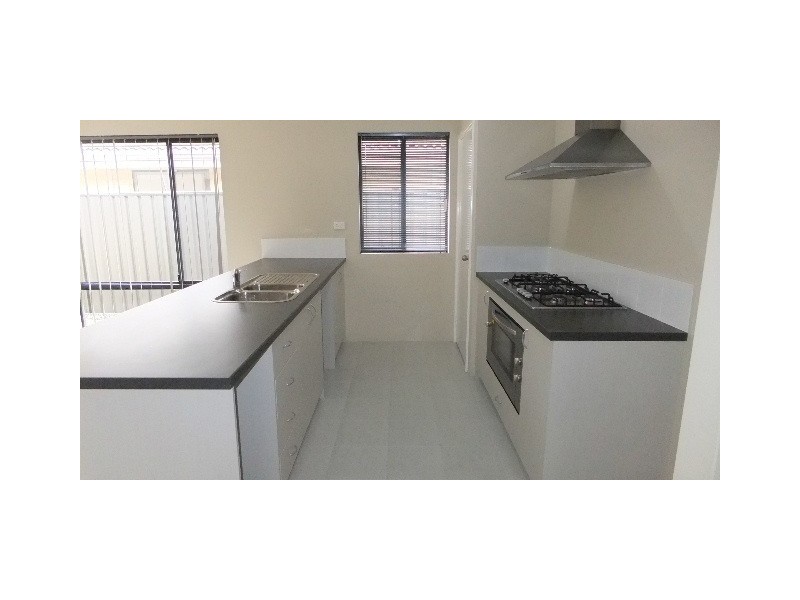 17 MANYLEAF LINK, Banksia Grove WA 6031