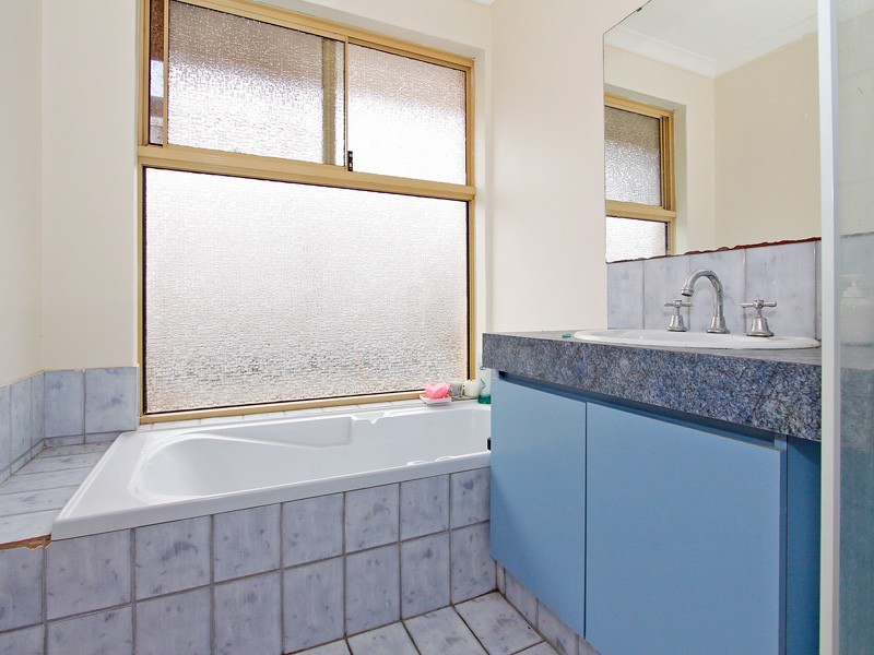 19 COMBEWOOD LOOP, Carramar WA 6031