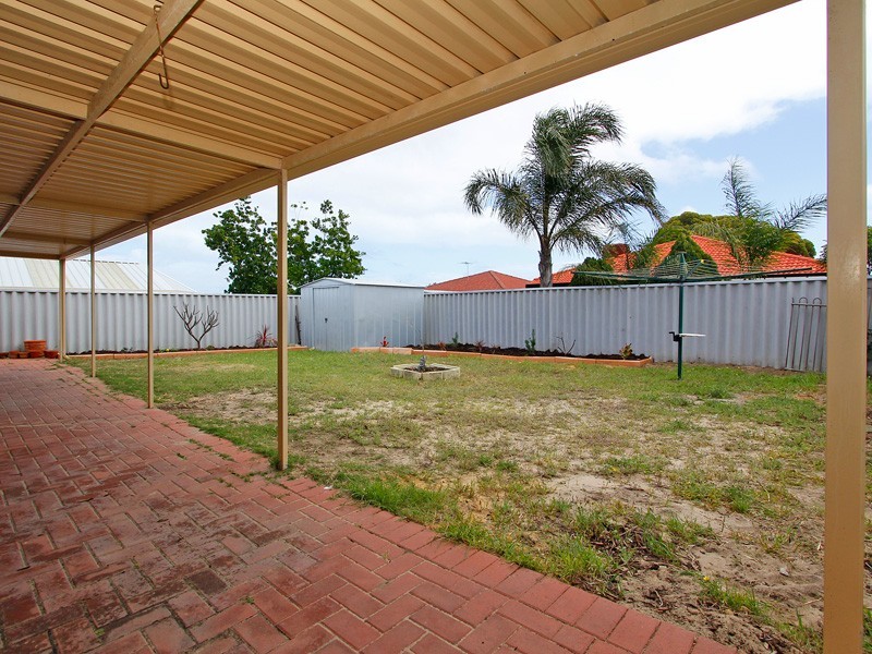 19 COMBEWOOD LOOP, Carramar WA 6031