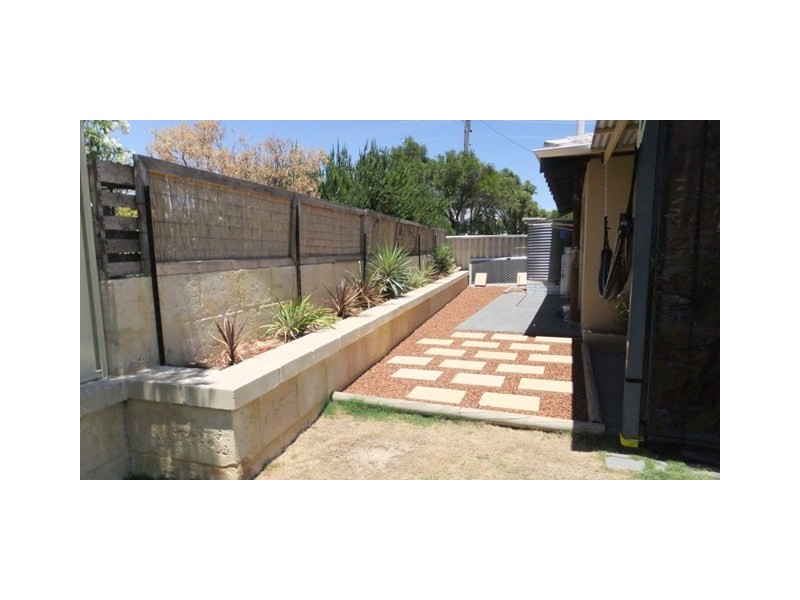 11 MITCHELL PLACE, Two Rocks WA 6037