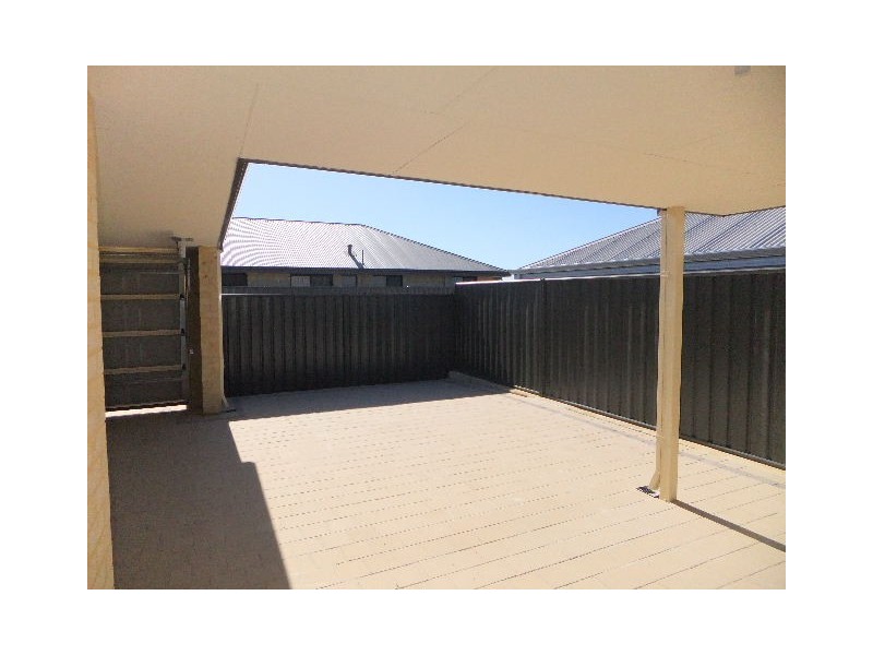 4 POD LINK, Banksia Grove WA 6031