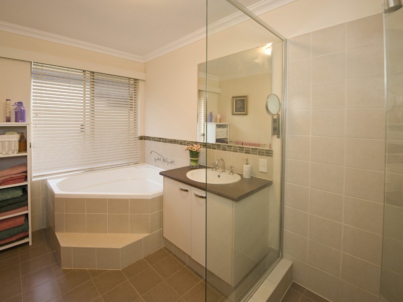 11 Naismith Road, Tapping WA 6065