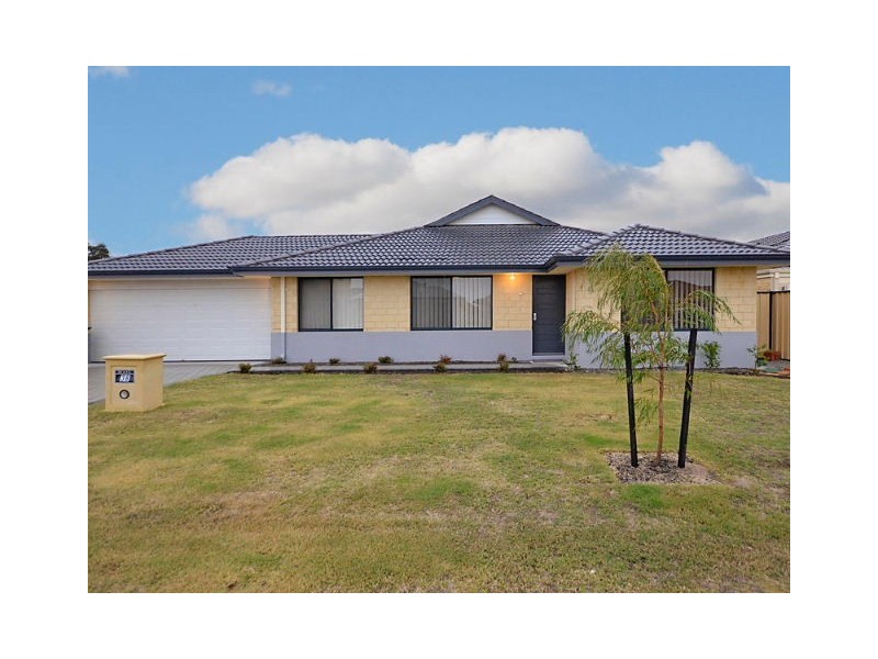 38 Lauderdale Ramble, Carramar WA 6031