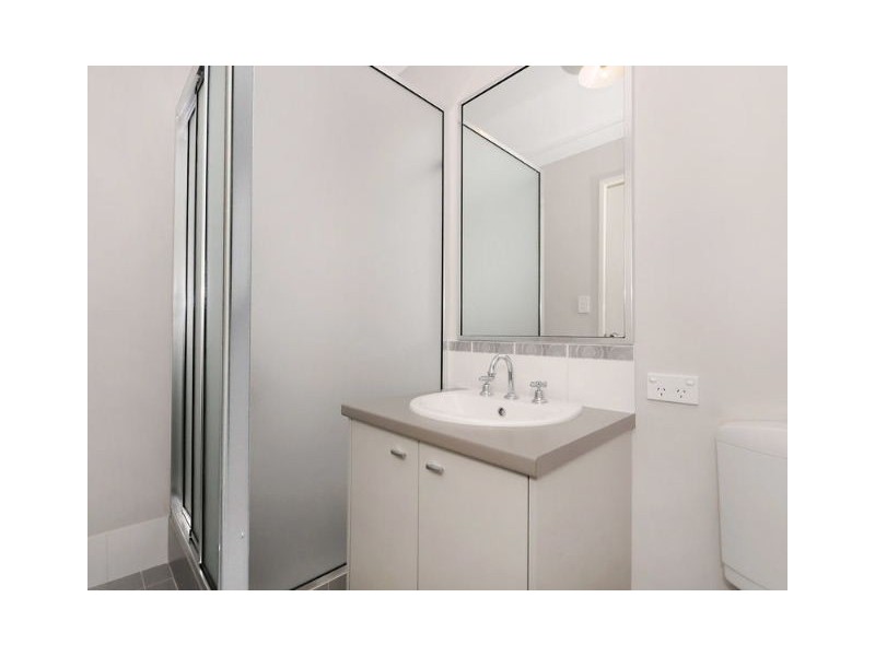 38 Lauderdale Ramble, Carramar WA 6031