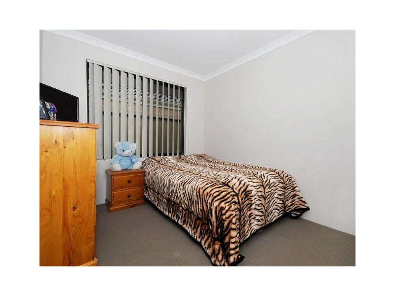 38 Lauderdale Ramble, Carramar WA 6031