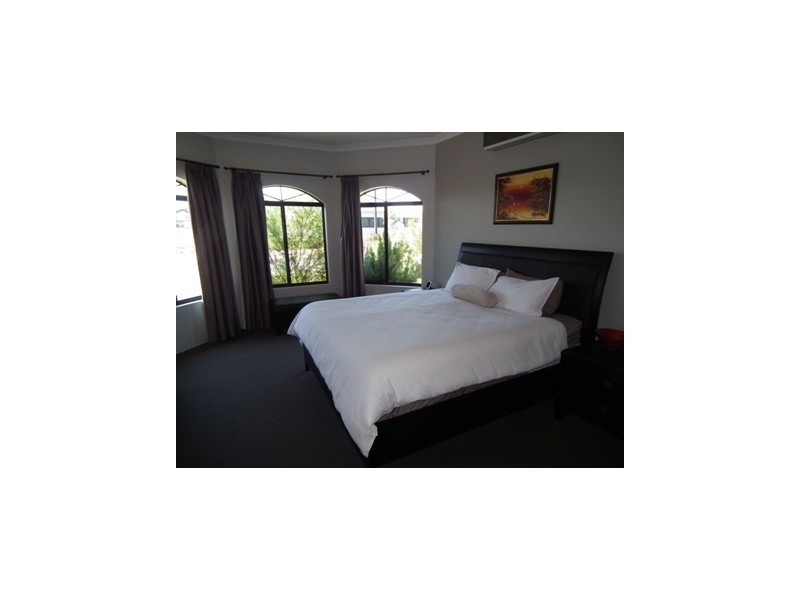 27  Spring Hill, Tapping WA 6065