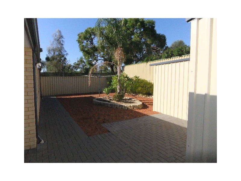 4 FENDI STREET, Ashby WA 6065