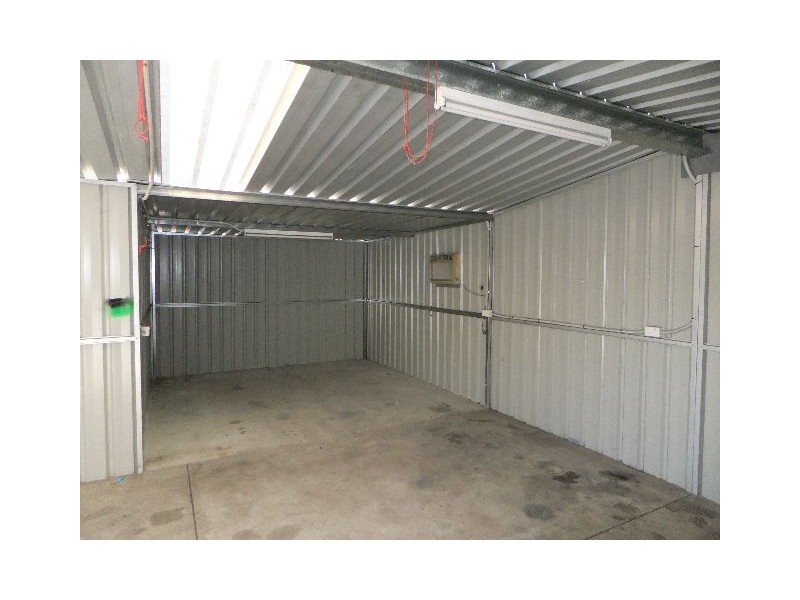 4 FENDI STREET, Ashby WA 6065