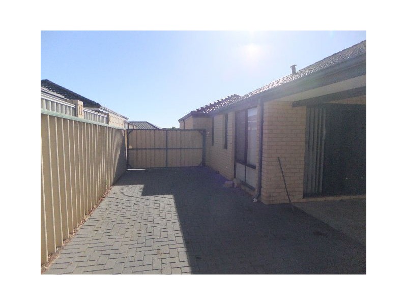 4 FENDI STREET, Ashby WA 6065