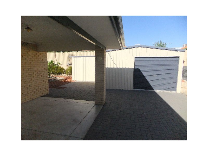 4 FENDI STREET, Ashby WA 6065