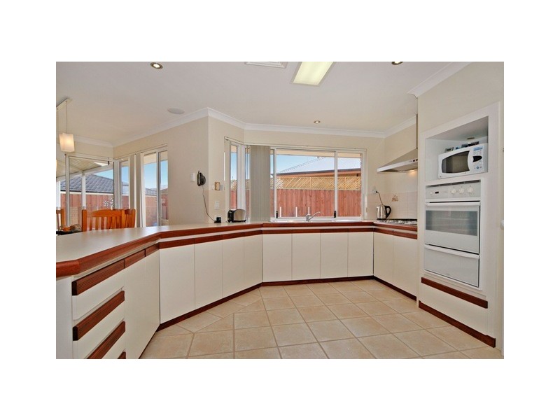 35 Weymouth Blvd, Quinns Rocks WA 6030