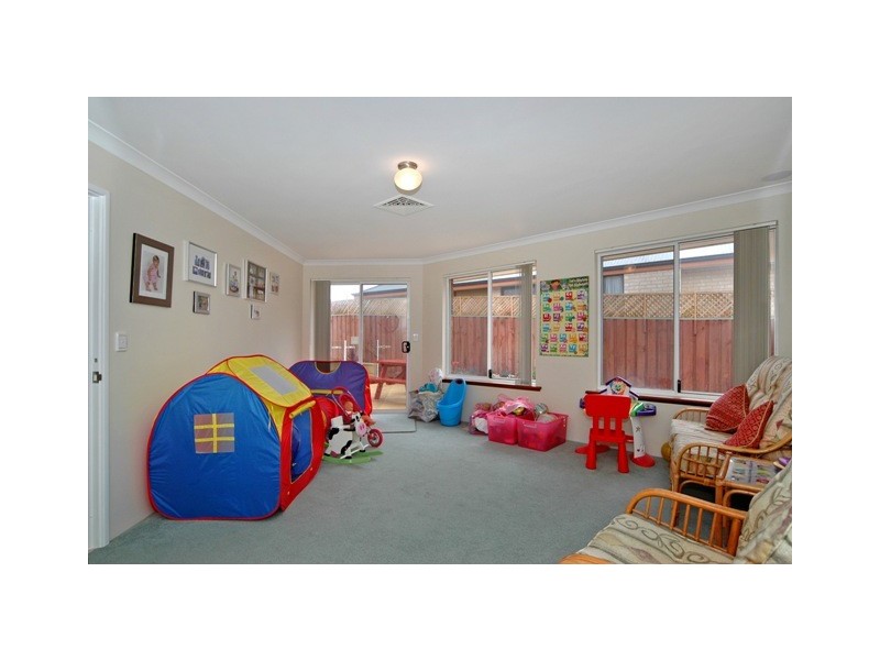 35 Weymouth Blvd, Quinns Rocks WA 6030