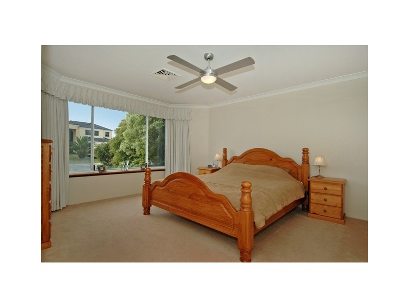 35 Weymouth Blvd, Quinns Rocks WA 6030