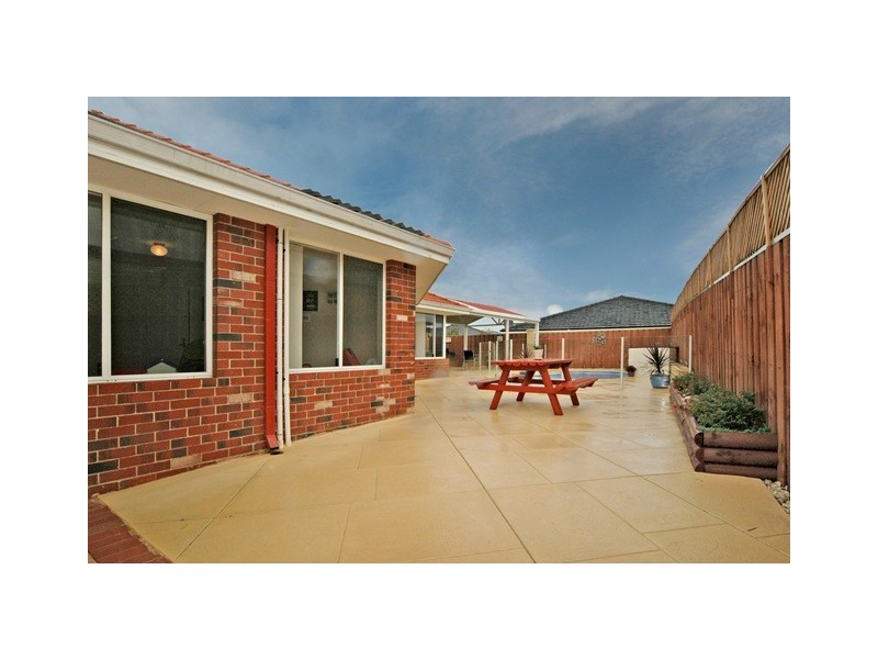 35 Weymouth Blvd, Quinns Rocks WA 6030