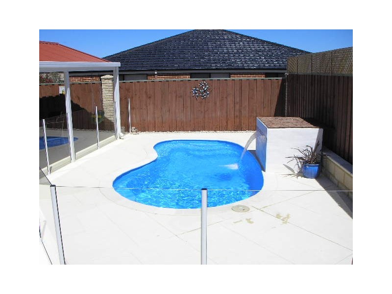 35 Weymouth Blvd, Quinns Rocks WA 6030