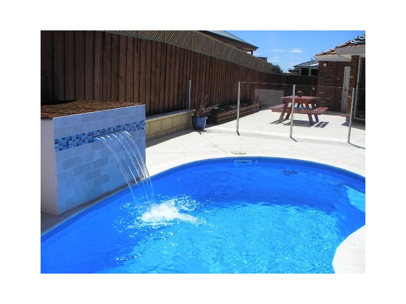 35 Weymouth Blvd, Quinns Rocks WA 6030