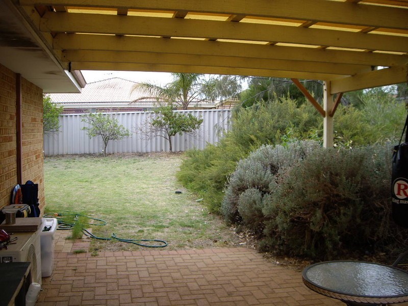 19 OLLERA MEANDER, Carramar WA 6031