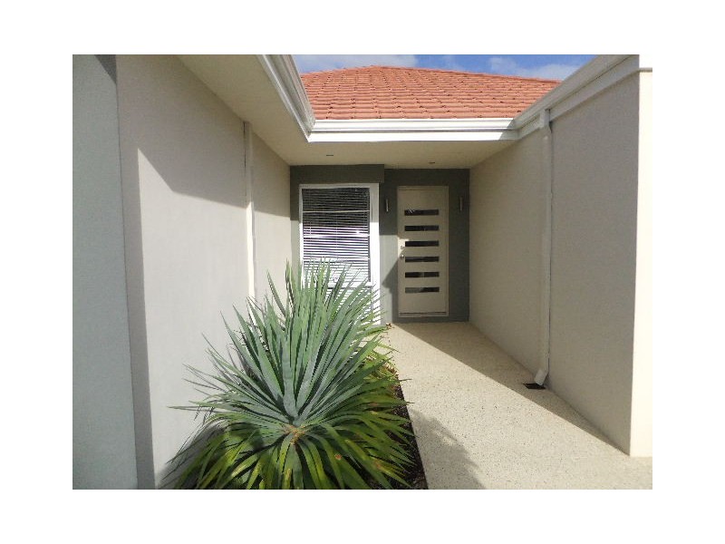 21 BOTANIC AVENUE, Banksia Grove WA 6031