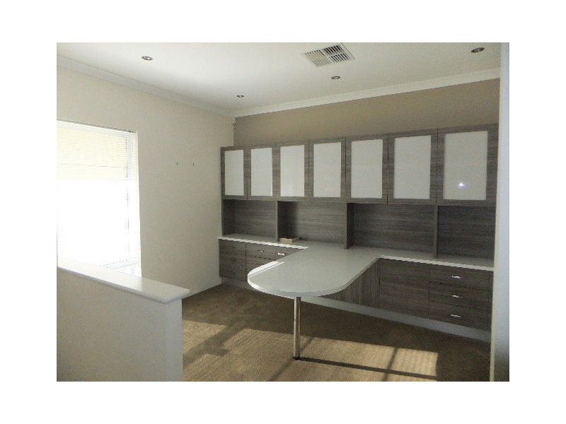 21 BOTANIC AVENUE, Banksia Grove WA 6031