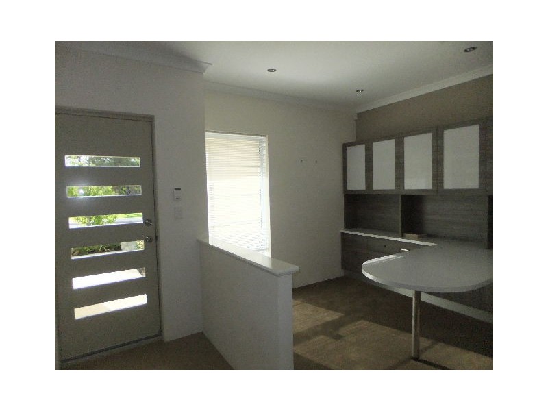 21 BOTANIC AVENUE, Banksia Grove WA 6031