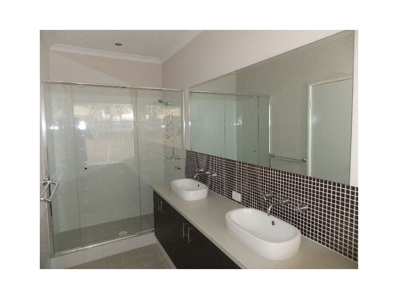 21 BOTANIC AVENUE, Banksia Grove WA 6031