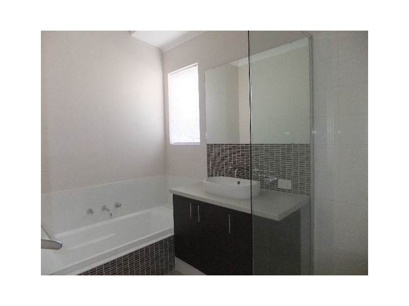 21 BOTANIC AVENUE, Banksia Grove WA 6031