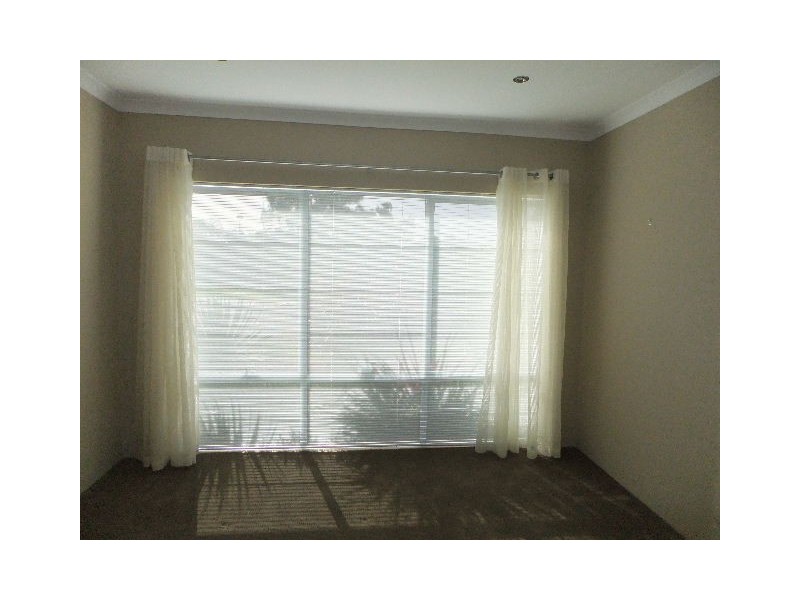 21 BOTANIC AVENUE, Banksia Grove WA 6031