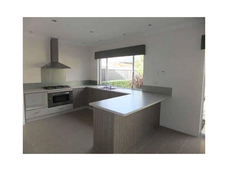 21 BOTANIC AVENUE, Banksia Grove WA 6031