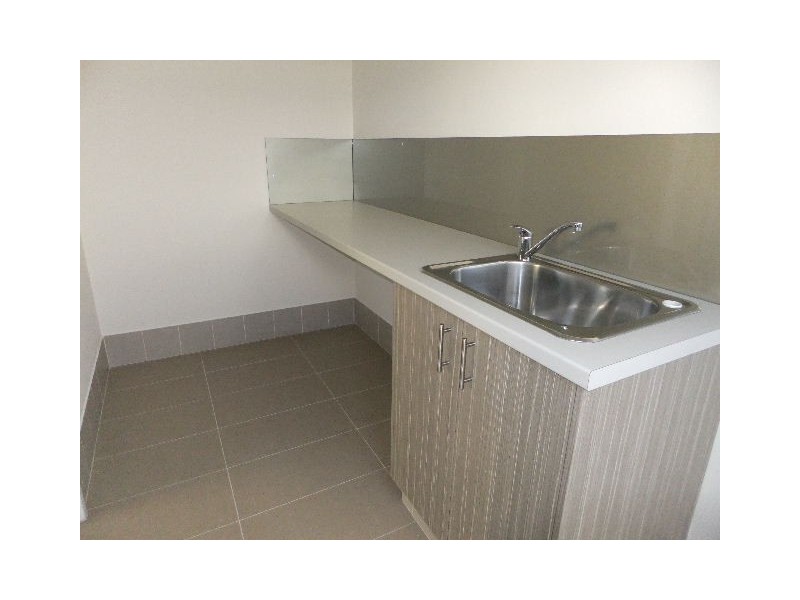 21 BOTANIC AVENUE, Banksia Grove WA 6031