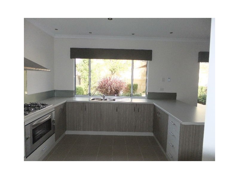 21 BOTANIC AVENUE, Banksia Grove WA 6031