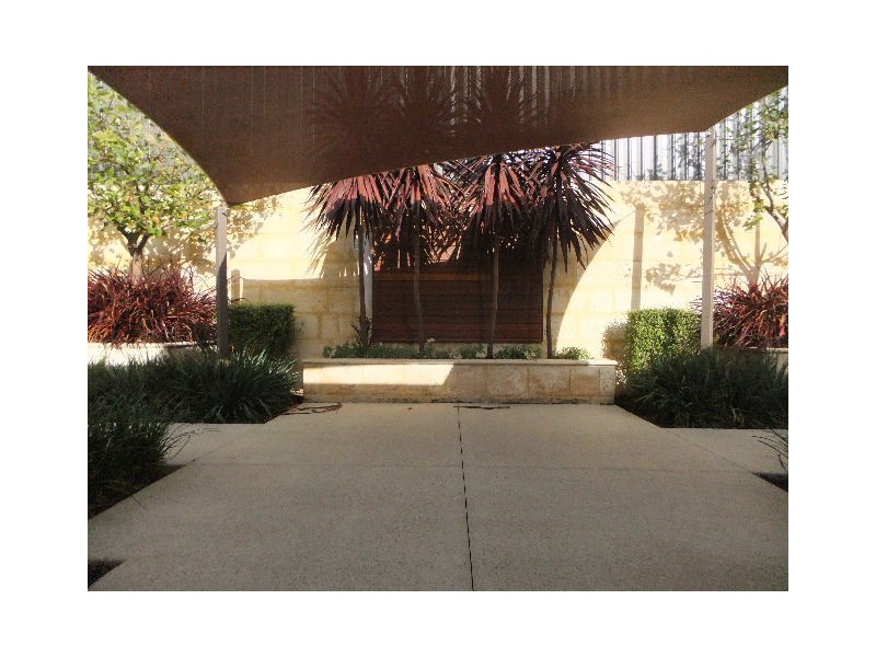 21 BOTANIC AVENUE, Banksia Grove WA 6031