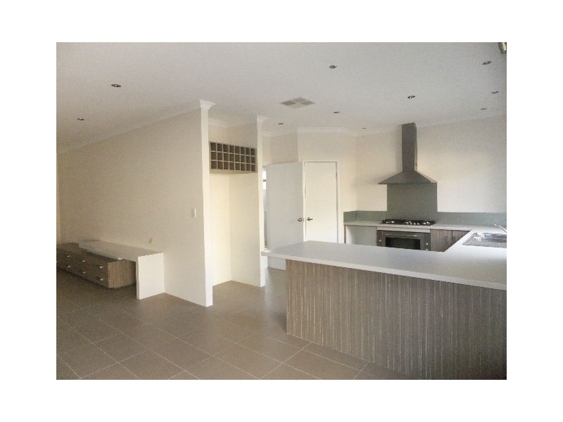 21 BOTANIC AVENUE, Banksia Grove WA 6031