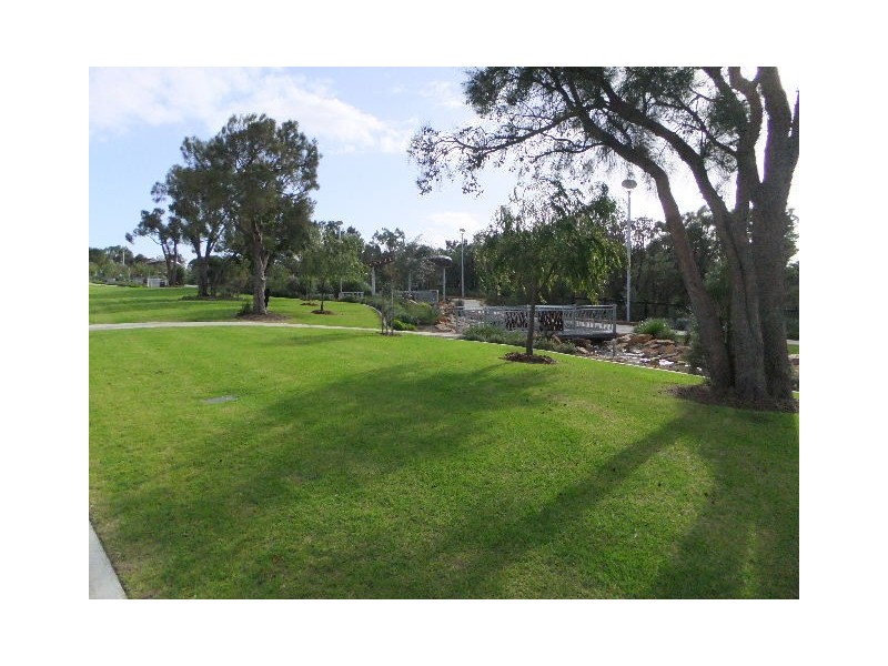 21 BOTANIC AVENUE, Banksia Grove WA 6031