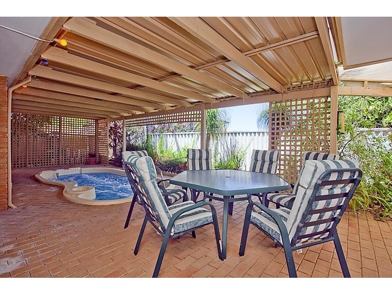 8 RESOLUTE WAY, Ocean Reef WA 6027