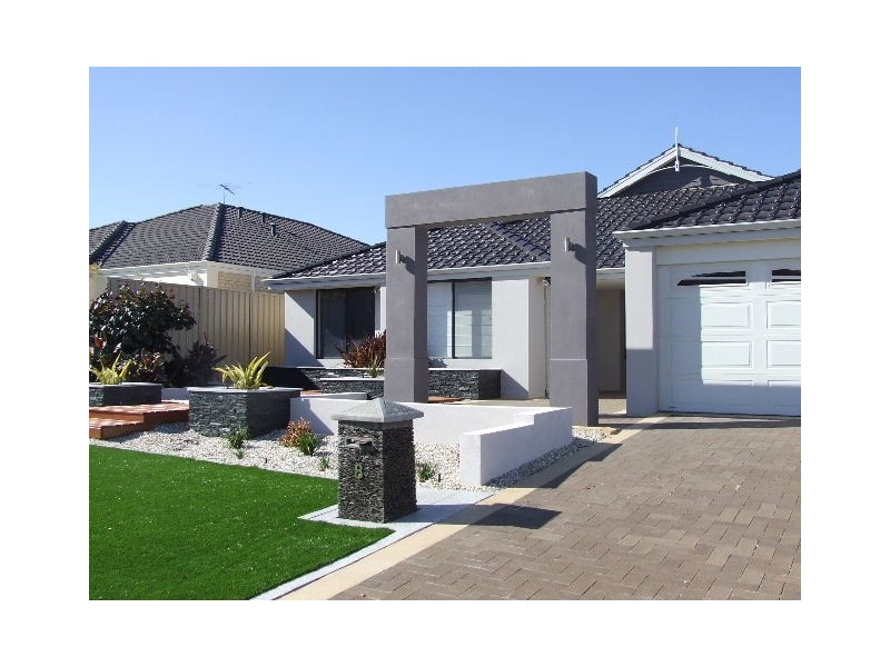 8 Meringa Crescent, Quinns Rocks WA 6030