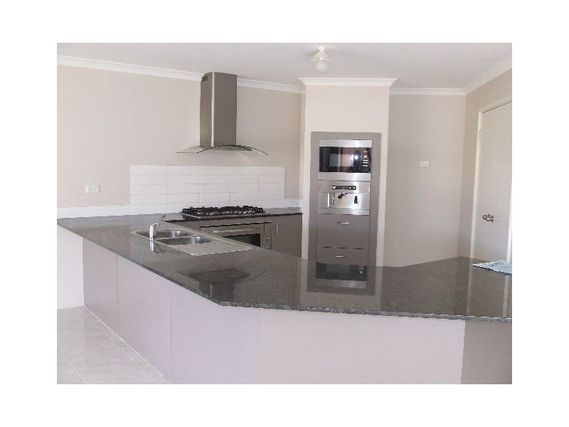 8 Meringa Crescent, Quinns Rocks WA 6030