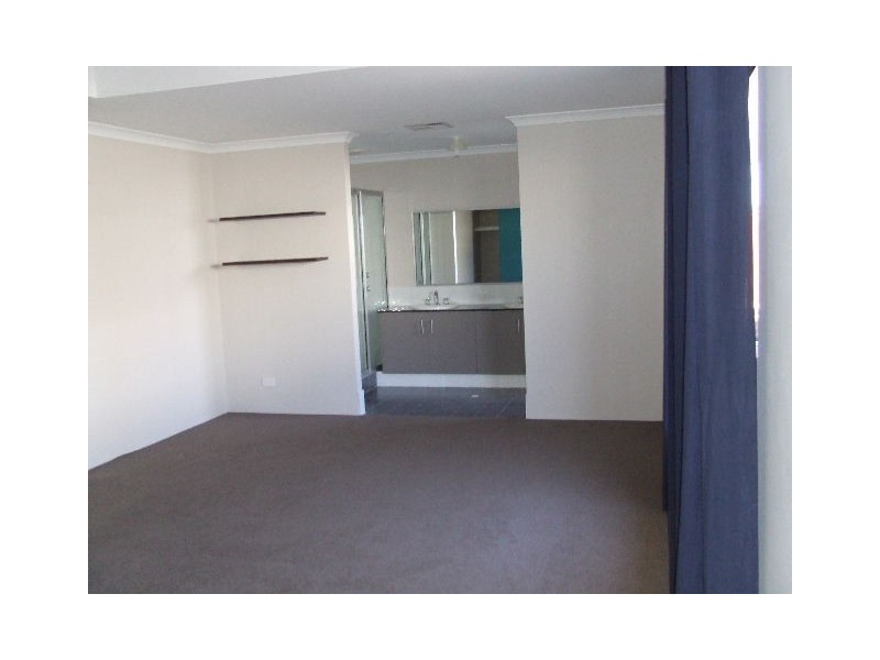 8 Meringa Crescent, Quinns Rocks WA 6030