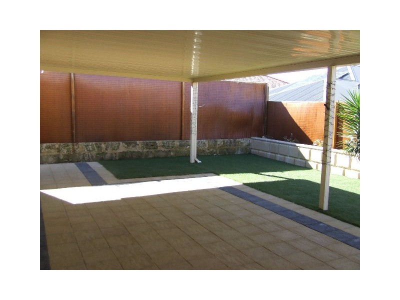 8 Meringa Crescent, Quinns Rocks WA 6030