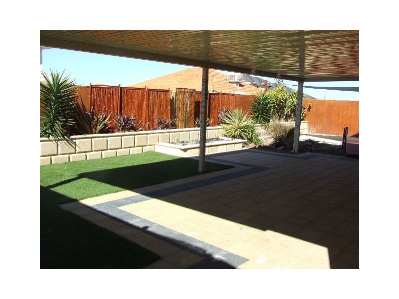 8 Meringa Crescent, Quinns Rocks WA 6030