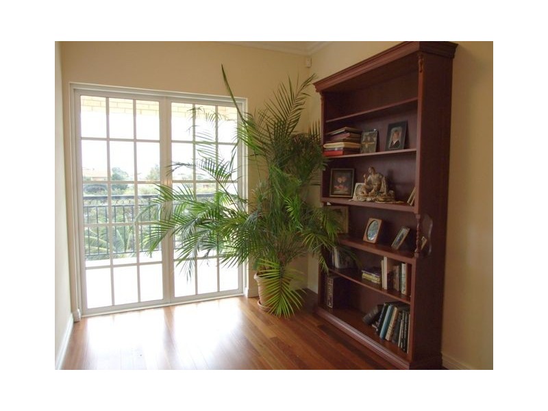 21 Windward Loop, Ocean Reef WA 6027