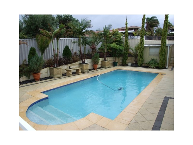 21 Windward Loop, Ocean Reef WA 6027