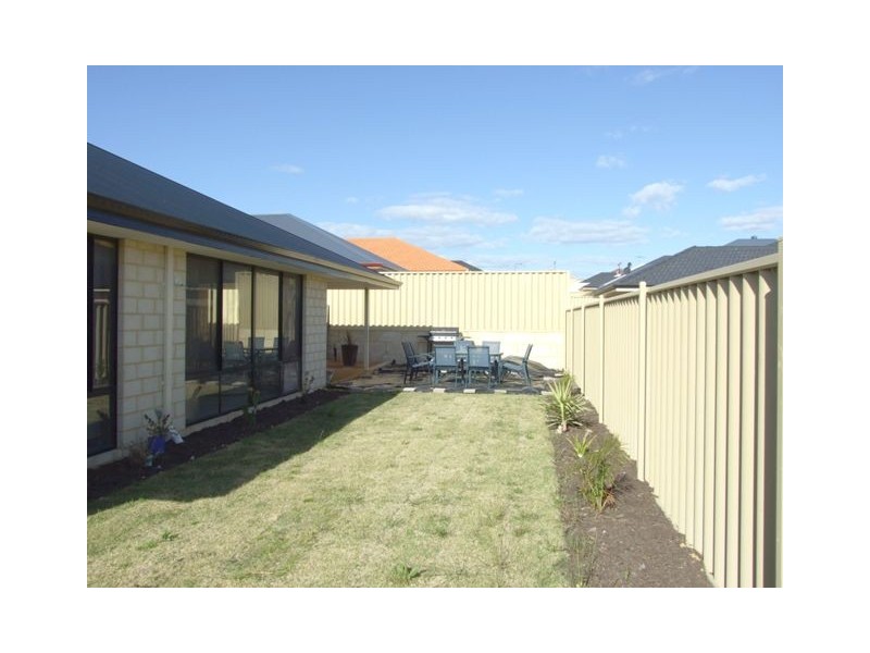 6 Skerries Way, Ridgewood WA 6030