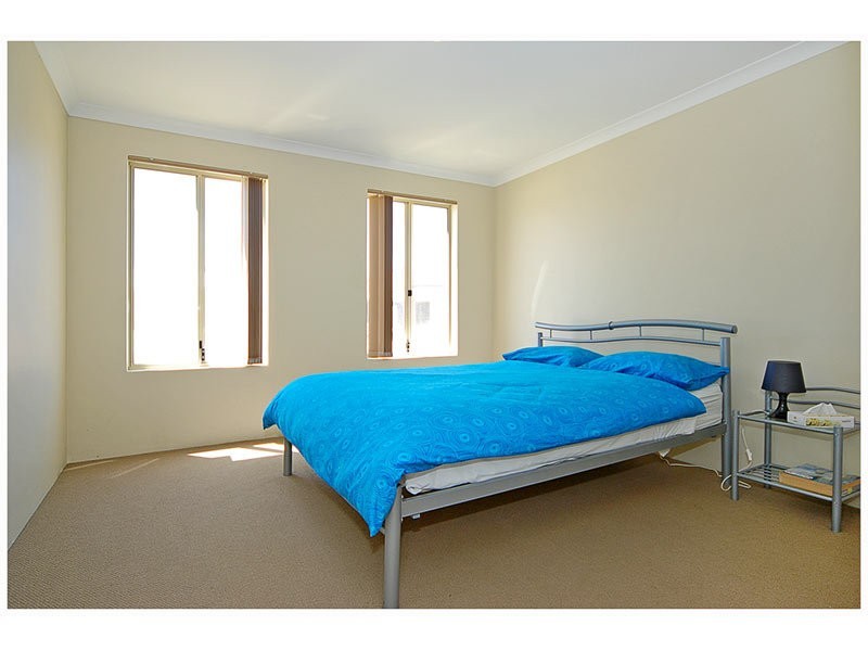 4 CAPITOL TURN, Clarkson WA 6030