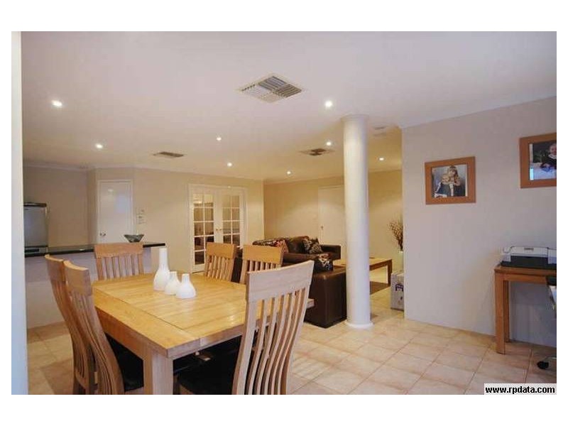 10 GRANGEMOUTH TURN, Kinross WA 6028