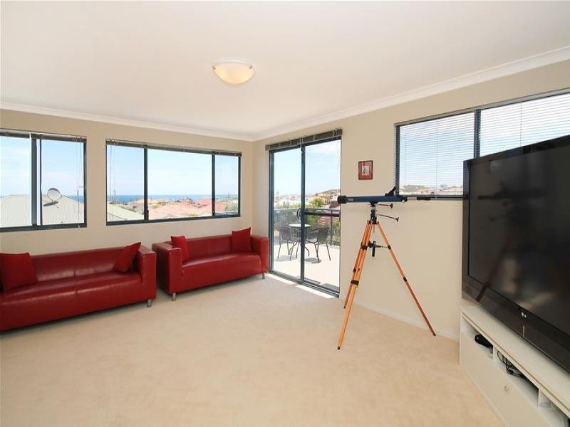 4 DARTMOUTH CIRCLE, Quinns Rocks WA 6030