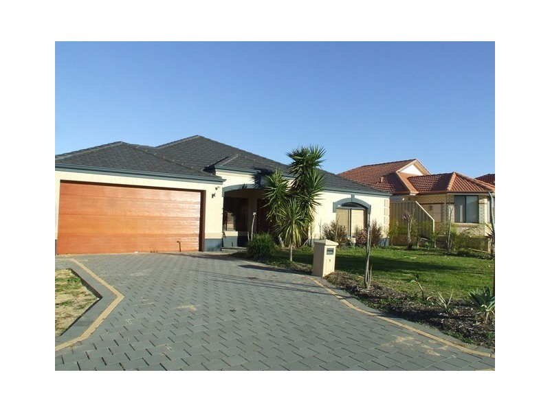 9 BARMOUTH WAY, Butler WA 6036