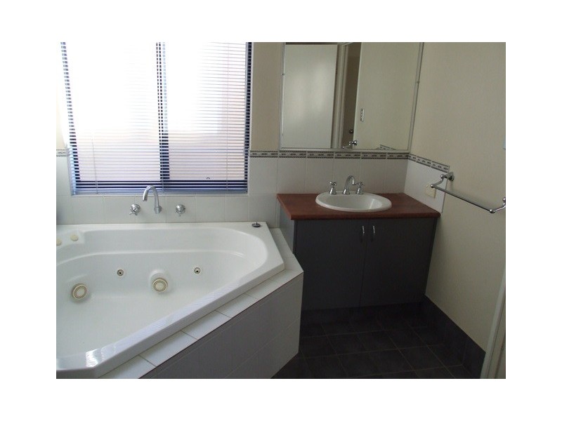 9 BARMOUTH WAY, Butler WA 6036